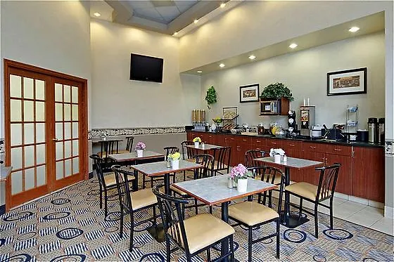 *** Ξενοδοχείο Comfort Inn & Suites South Κάλγκαρι Καναδάς